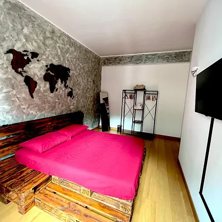 Dante Apartment